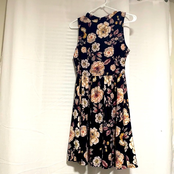 Francesca's Collections Dresses & Skirts - Francesca’s Collections Floral Dress